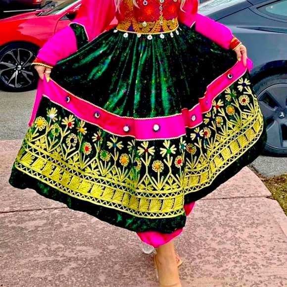 Afghani Clothes - Picture 2 of 3